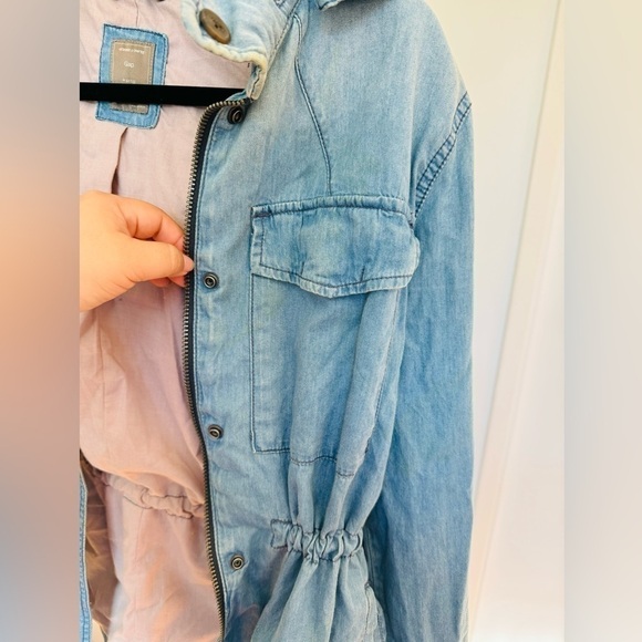 Super cute, soft denim gap jacket - Picture 5 of 11